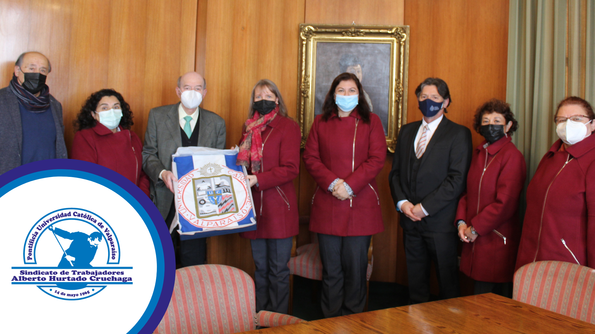 Lee más sobre el artículo Sindicato Alberto Hurtado Cruchaga hace reconocimiento y entrega simbólico patrimonio universitario al Rector Claudio Elórtegui Raffo